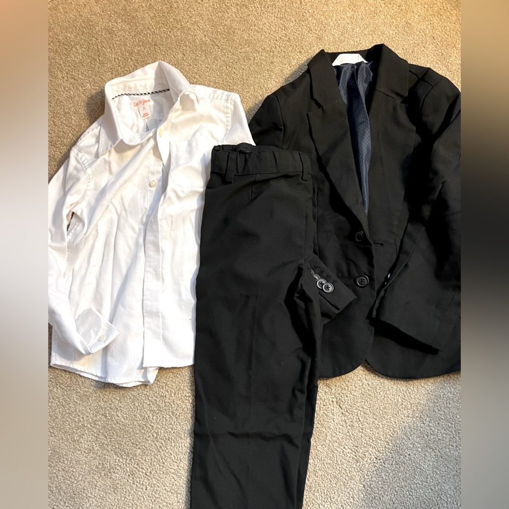 Cat&Jack Toddle Boys Suit & Accessories size 5T